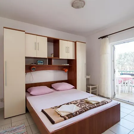 Pinija Apartmán *